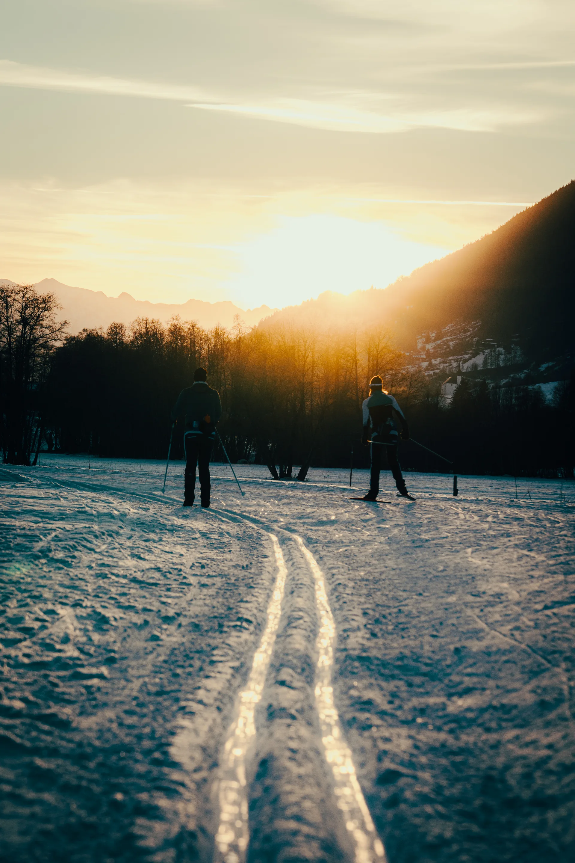 Spuren in einer Winterlandschaft