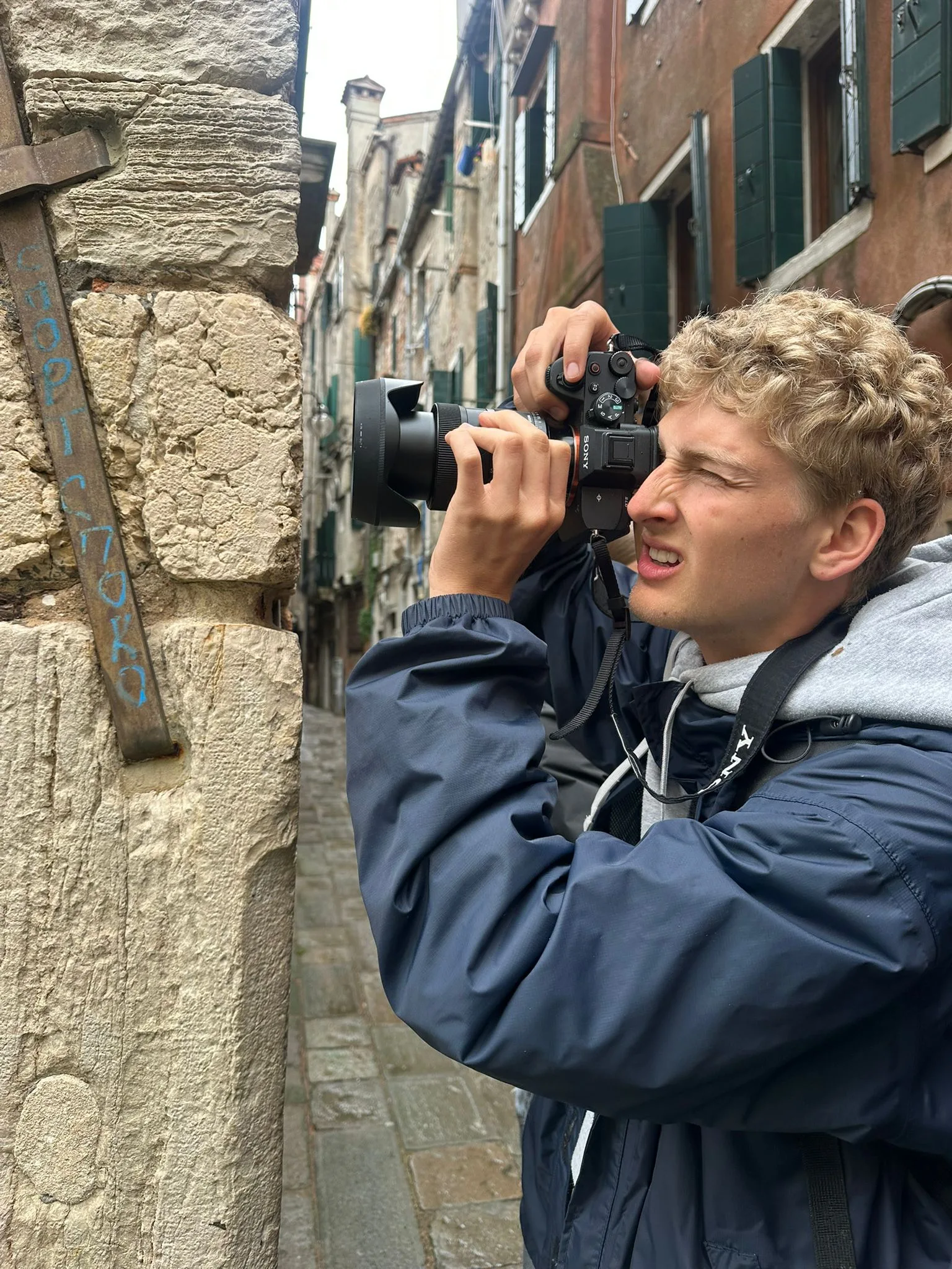 Linus beim Fotografieren